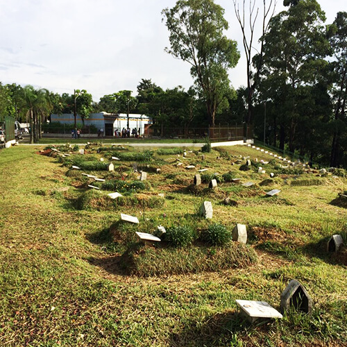 Coroas de flores no Floricultura Cemitério Itaquera